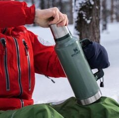 Stanley Klasik Vakumlu Paslanmaz Çelik Termos 1.9 LT 1,9 LT - Yeşil